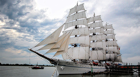 View of the Kaiwo-Maru ship in Steveston (photo taken in 2017)